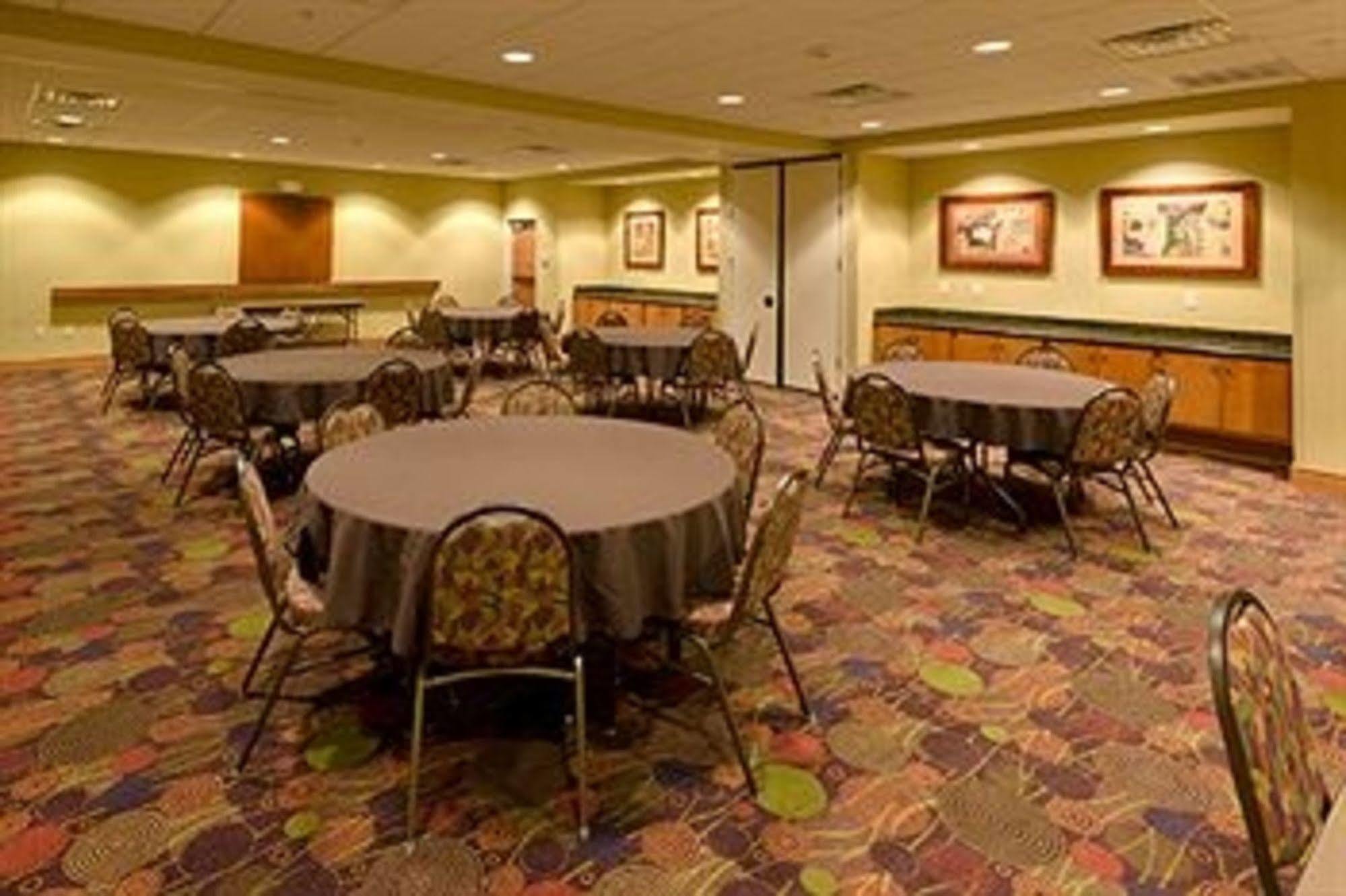 Hampton Inn & Suites Moline-Quad City Int'L Aprt Εξωτερικό φωτογραφία